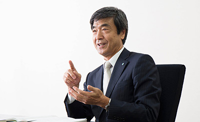 角田秋生氏